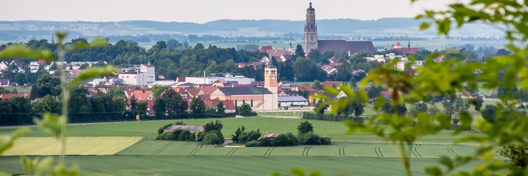 blick auf Nördlingen vom Erlebnisgeotop Lindle