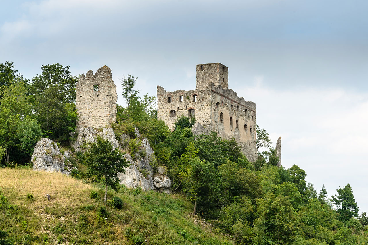 Burgen, Schlösser und Ruinen
